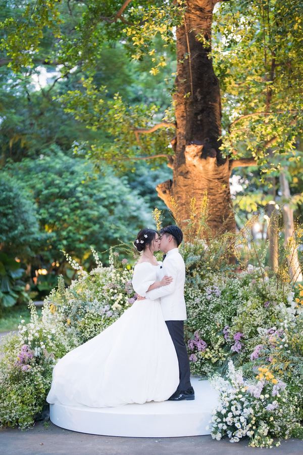 Bibom Voyage — Garden Wedding