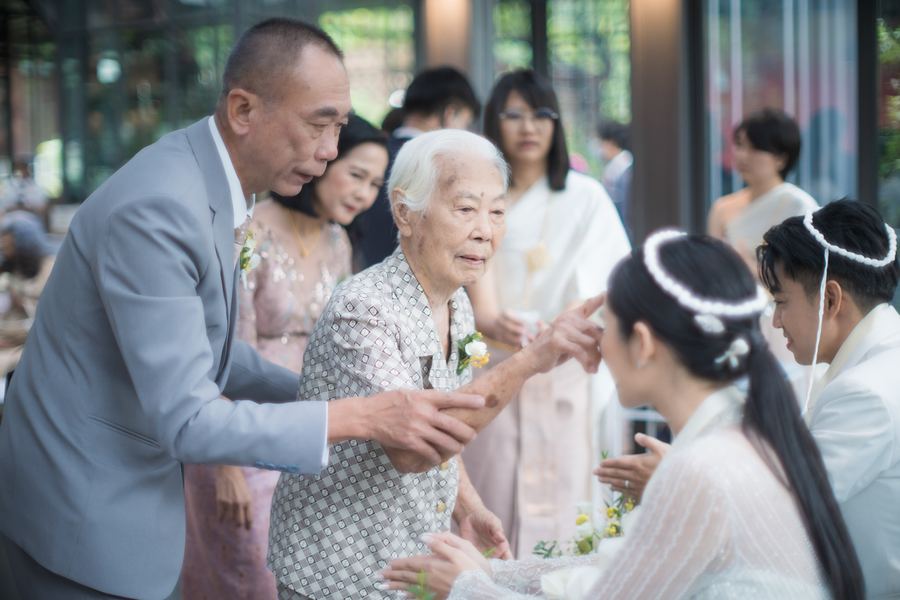 Bibom Voyage — Garden Wedding