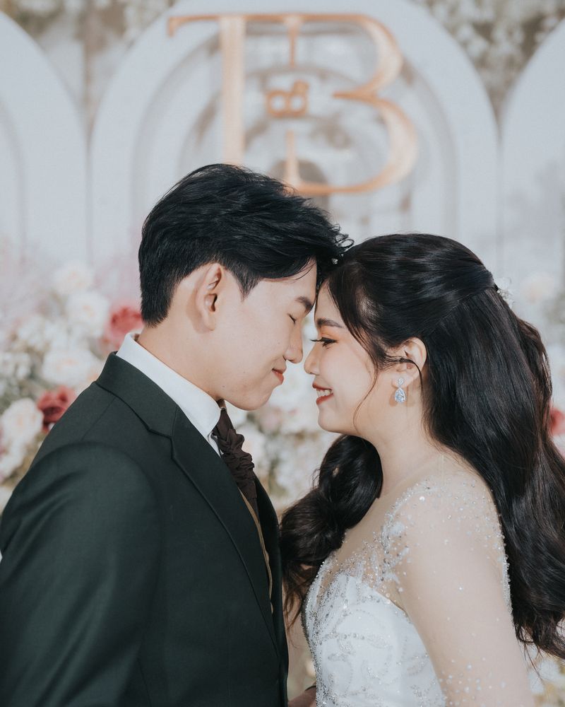 TB — Glasshouse Wedding