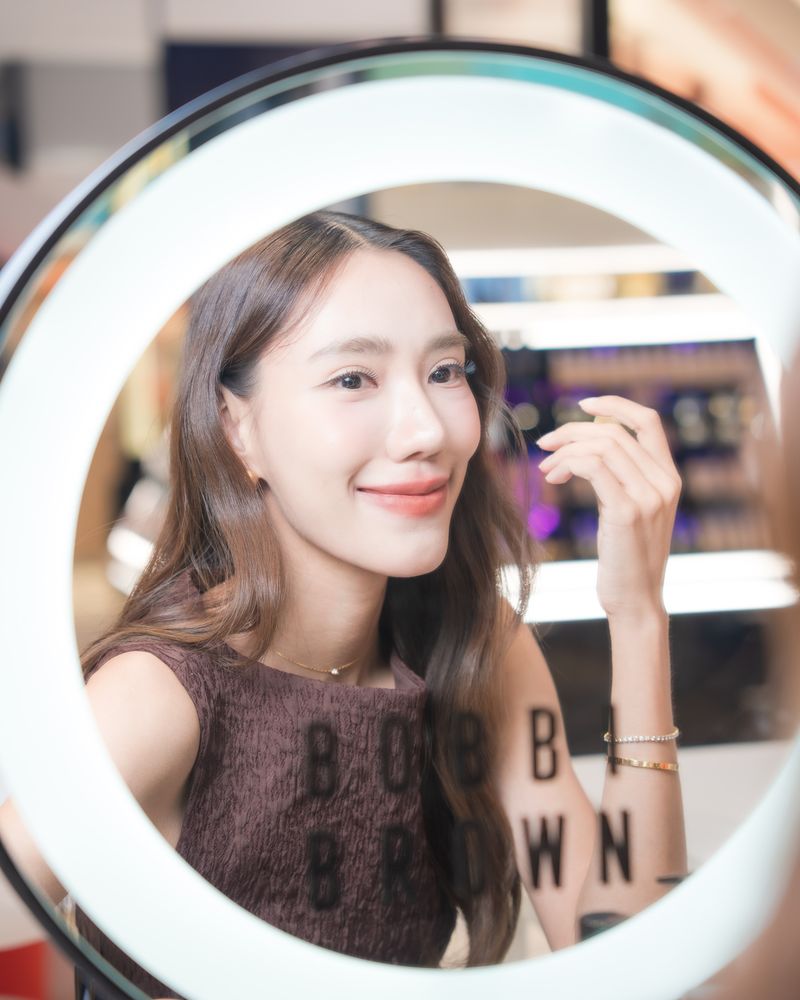 Bobbi Brown — Face Base