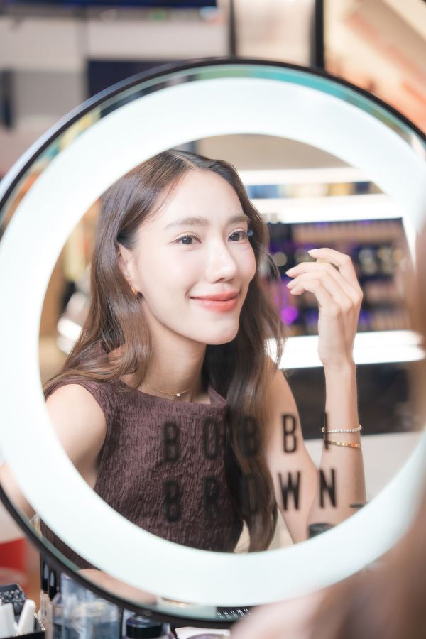 Bobbi Brown — Face Base