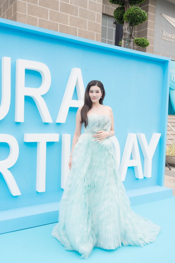 Aura Bangkok Clinic — 10th Anniversary