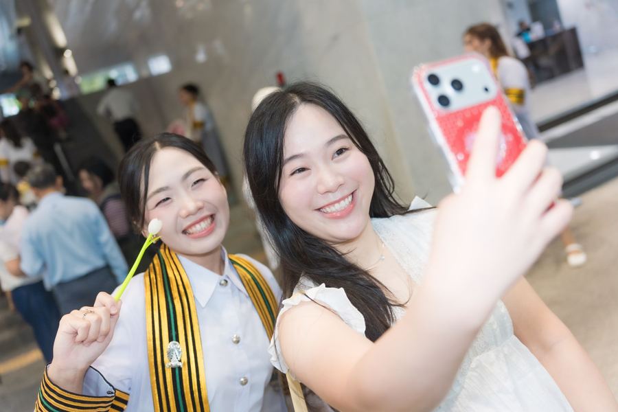 Chulalongkorn — Graduation Day